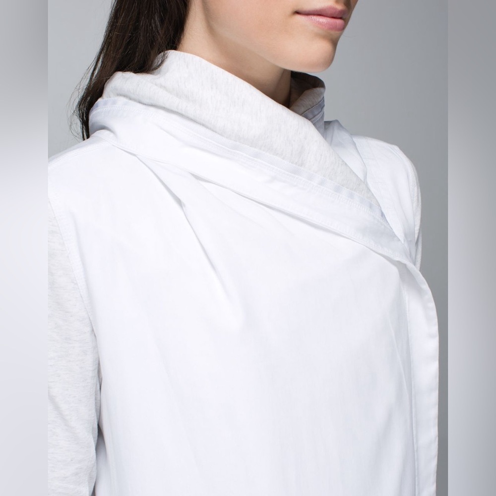 Lululemon Blissed Out Wrap in White / Heathered White • size 6 - Picture 4 of 14
